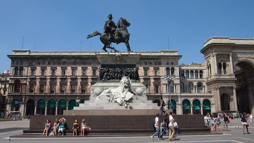 Monumento Equestre de Vittorio Emanuele II em Milão Monumento Equestre de Vittorio Emanuele II em Milão