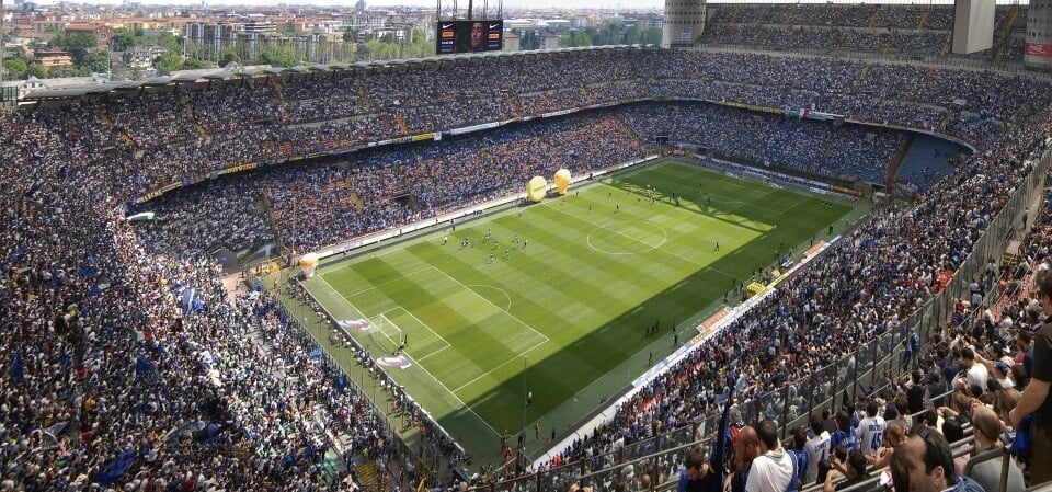 Estádio San Siro em Milão Estádio San Siro em Milão