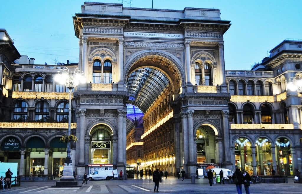 Galeria Vittorio Emanuele II em Milão Galeria Vittorio Emanuele II em Milão