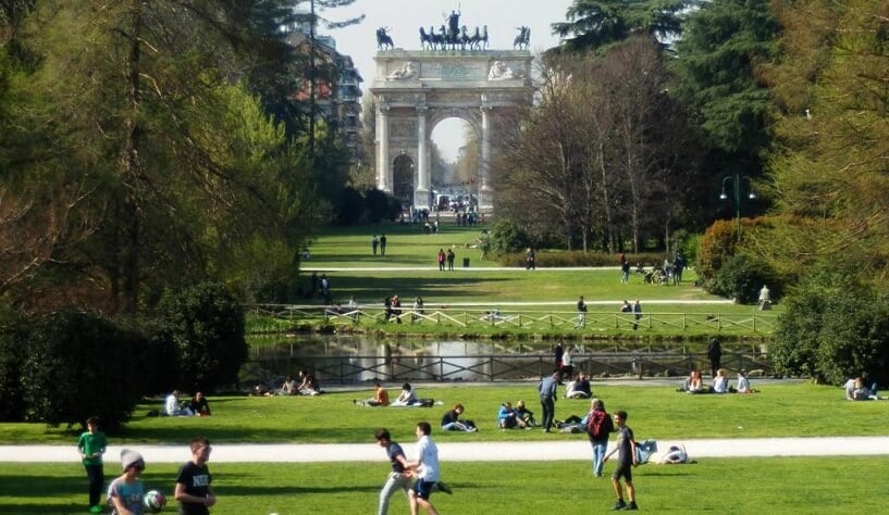 Parque Sempione em Milão Parque Sempione em Milão