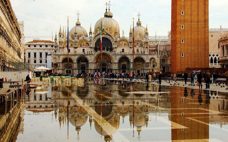 Praça de São Marcos em Veneza Praça de São Marcos em Veneza