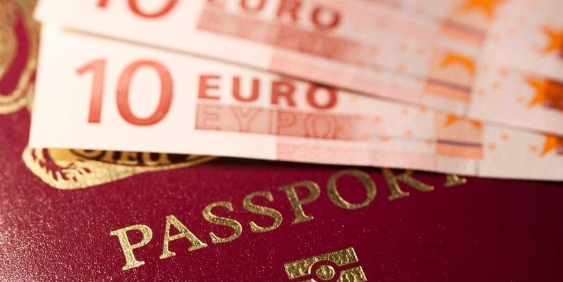 Passaporte e dinheiro para levar para Veneza Passaporte e dinheiro para levar para Veneza