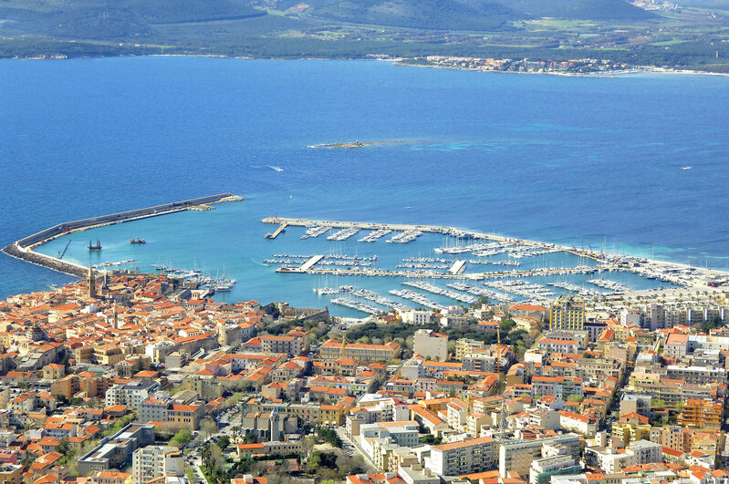 Vista área de Alghero, cidade de Sardenho Vista área de Alghero, cidade de Sardenho