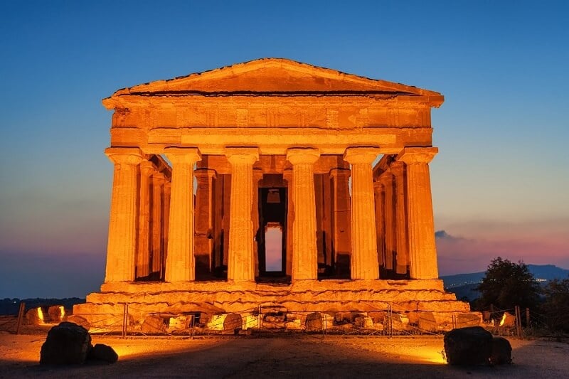 Templo dos Vales na cidade de Agrigento em Sicília Templo dos Vales na cidade de Agrigento em Sicília