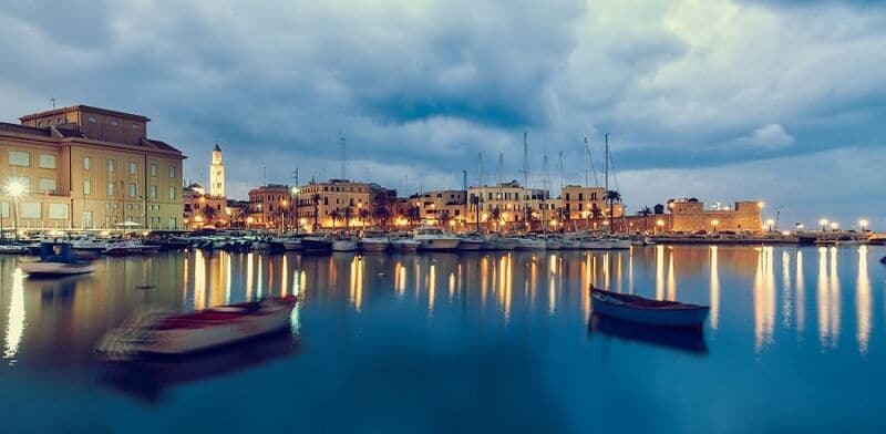 Vista da cidade de Bari na Itália Vista da cidade de Bari na Itália