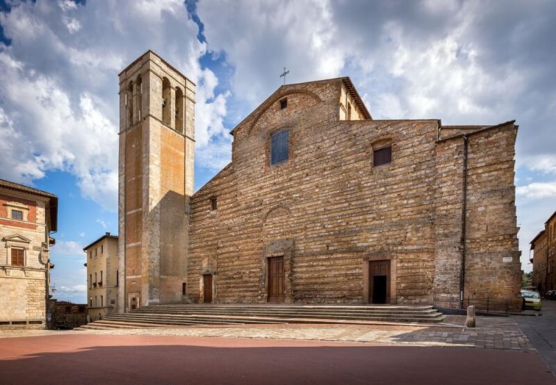 Duomo de Montepulciano localizado no centro histórico Duomo de Montepulciano localizado no centro histórico