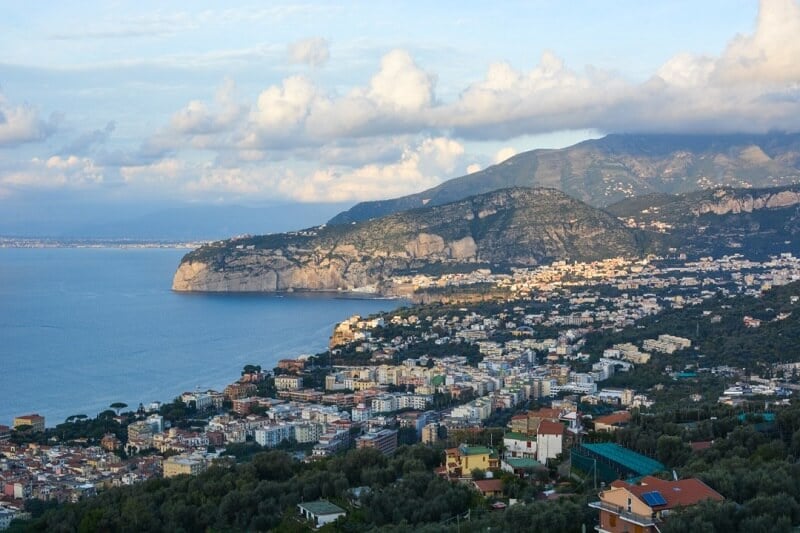 Vista aérea da cidade de Sorrento Vista aérea da cidade de Sorrento