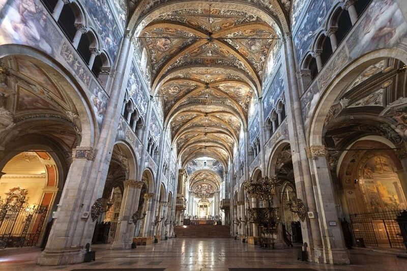 Interior do Duomo di Parma Interior do Duomo di Parma