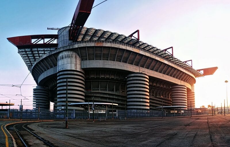 Estádio San Siro visto de fora Estádio San Siro visto de fora