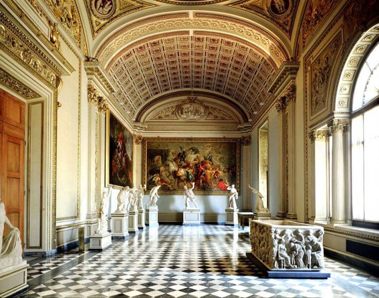 Interior da Galleria degli Uffizi em Florença Interior da Galleria degli Uffizi em Florença
