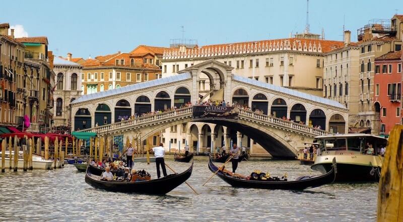 Ponte do Rialto em Veneza Ponte do Rialto em Veneza