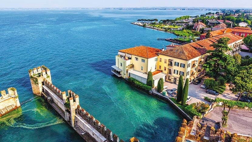 Sirmione no Lago Garda na Itália Sirmione no Lago Garda na Itália