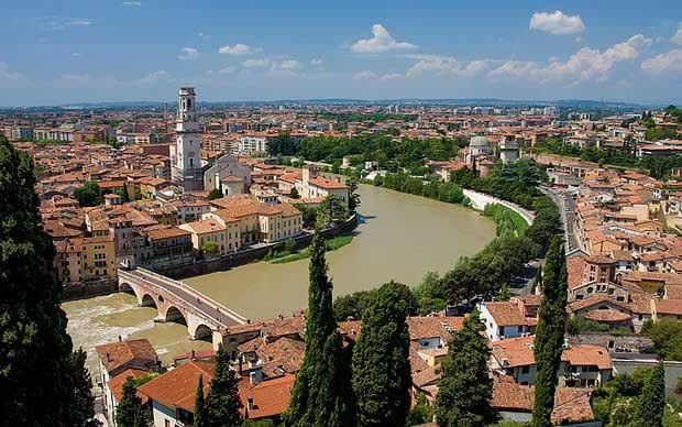 Passeio por Verona nas redondezas de Milão Passeio por Verona nas redondezas de Milão