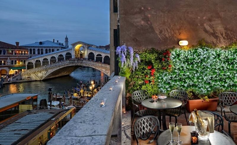 Restaurante com vista para a Ponte di Rialto no Hotel Rialto Unique Restaurante com vista para a Ponte di Rialto no Hotel Rialto Unique