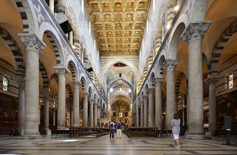 Interior da Catedral de Pisa Interior da Catedral de Pisa